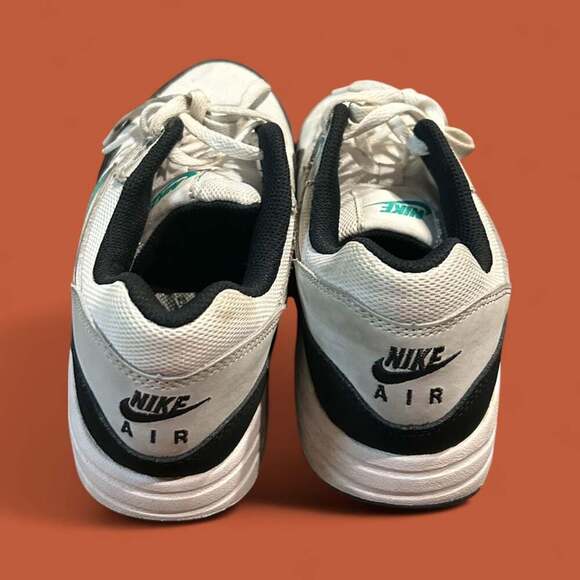 Buy Air Max 1 Older Kids' Shoes - White/Pure Platinum/Black/Stadium Green - Picture 3 of 3